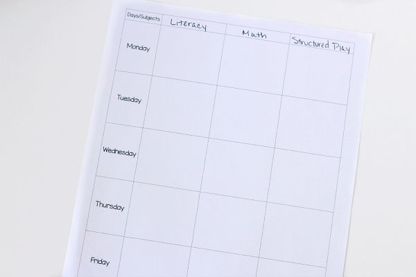 Preschool planning sheet printable. Simple planner for preschool lesson plans.