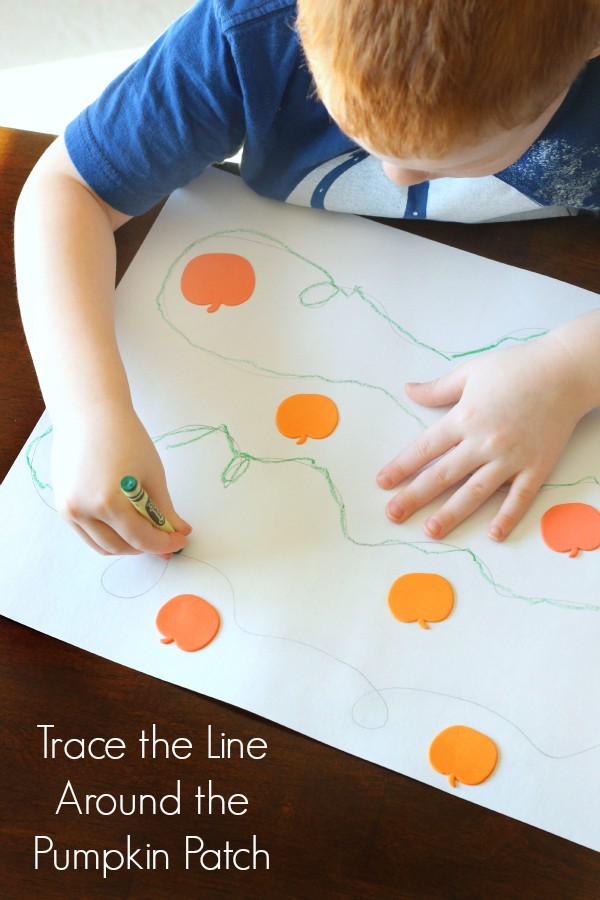 Pumpkin line tracing activity for fine motor development, pencil grasp, pencil control and handwriting practice. A fun pre-writing activity for preschool and kindergarten learners.