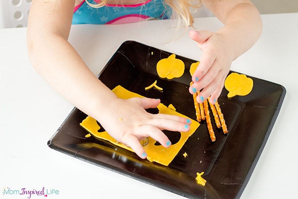 A pumpkin snack that toddlers can make!