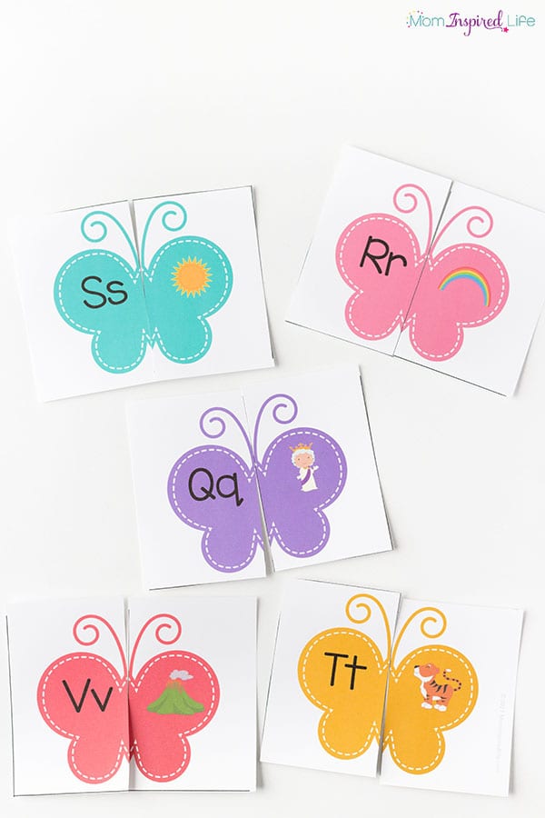 Butterfly letters and sounds matching puzzles for spring theme.