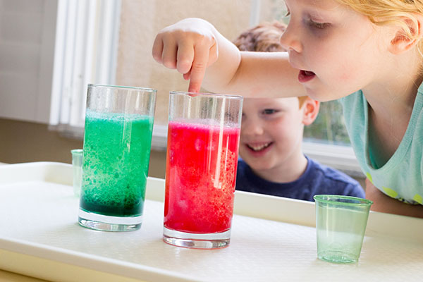 Christmas science experiment for kids.