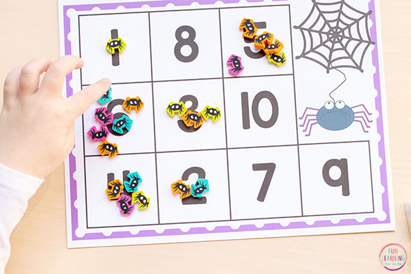 This spider theme counting mats make learning numbers and counting fun and hands-on for preschoolers and kindergarten students.