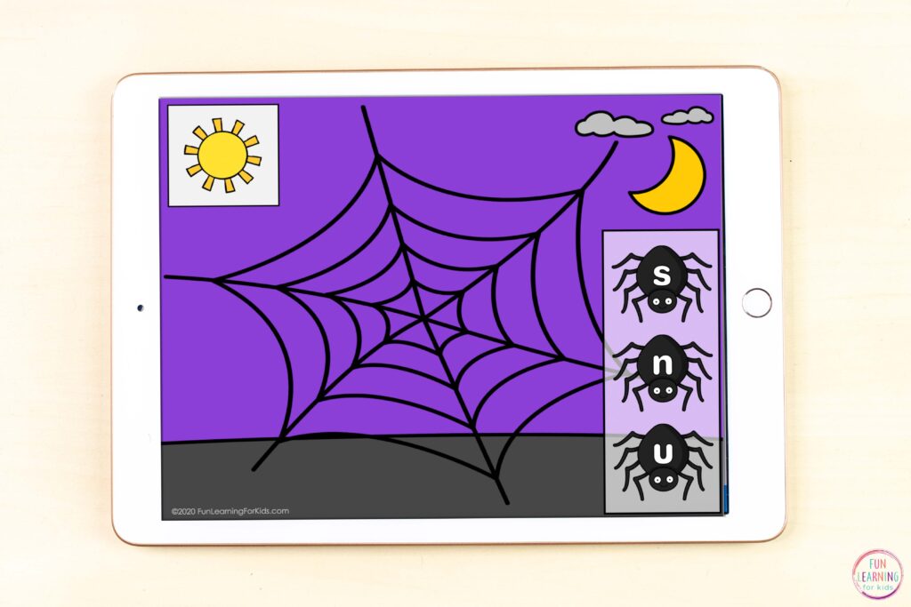 A free spider web CVC word work activity for Seesaw and Google Slides. Perfect for Halloween literacy centers.