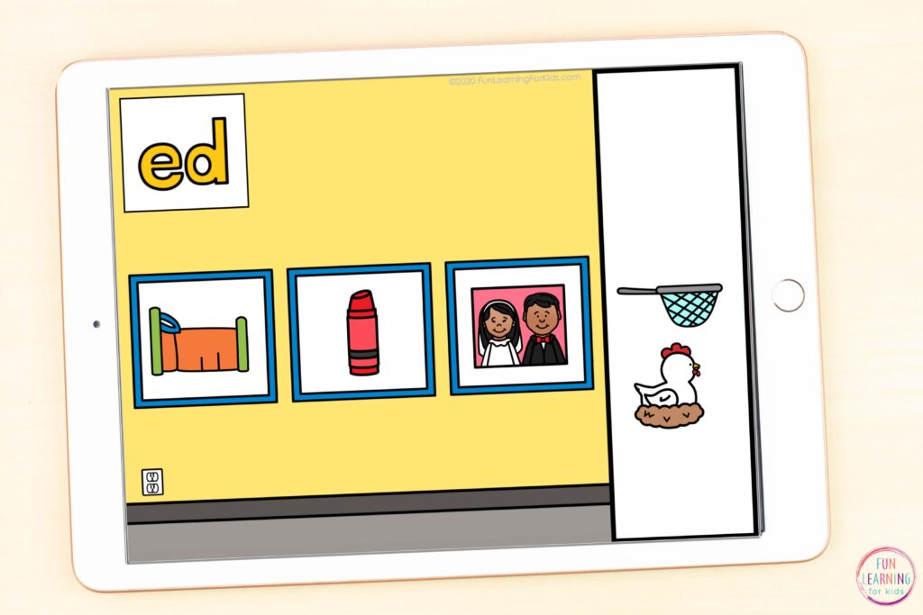 Free paperless CVC words activity for literacy centers in kindergarten and first grade.