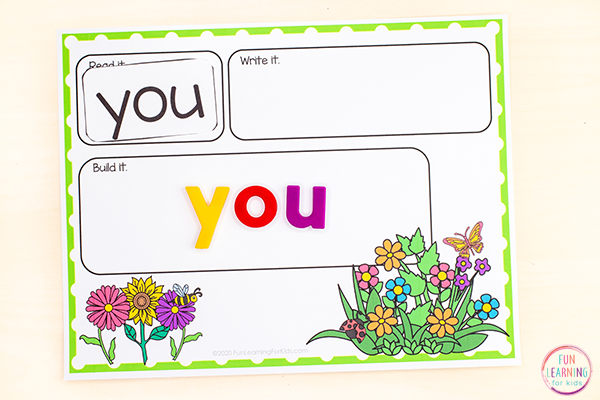 A spring flower theme word building activity for learning to read, write and spell words. 