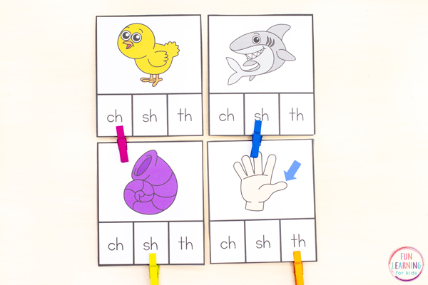 Free printable beginning digraphs reading activity for literacy centers, small groups or morning tubs.