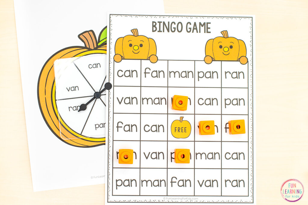 Pumpkin theme editable bingo game for reading practice in kindergarten and first grade.