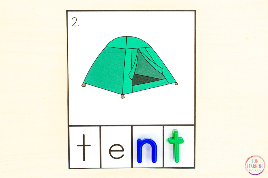Free printable ending blends activity for kids to practice phonics skills.